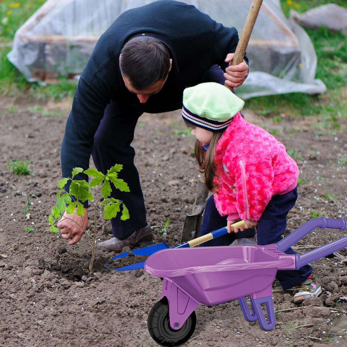 Qtioucp long-handle rake ideal for light yard cleanup with kids