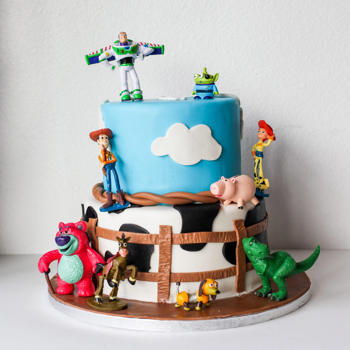 Vibrant Queediz characters inspire imaginative play and party moments.
