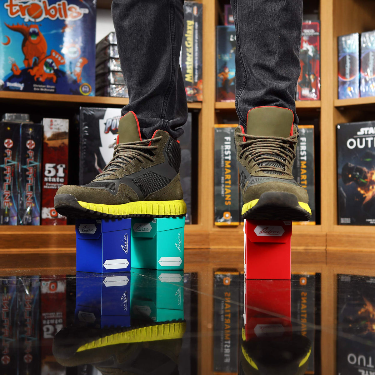 Quiver Time deck block compact travel design demonstrates on-the-go storage benefits.