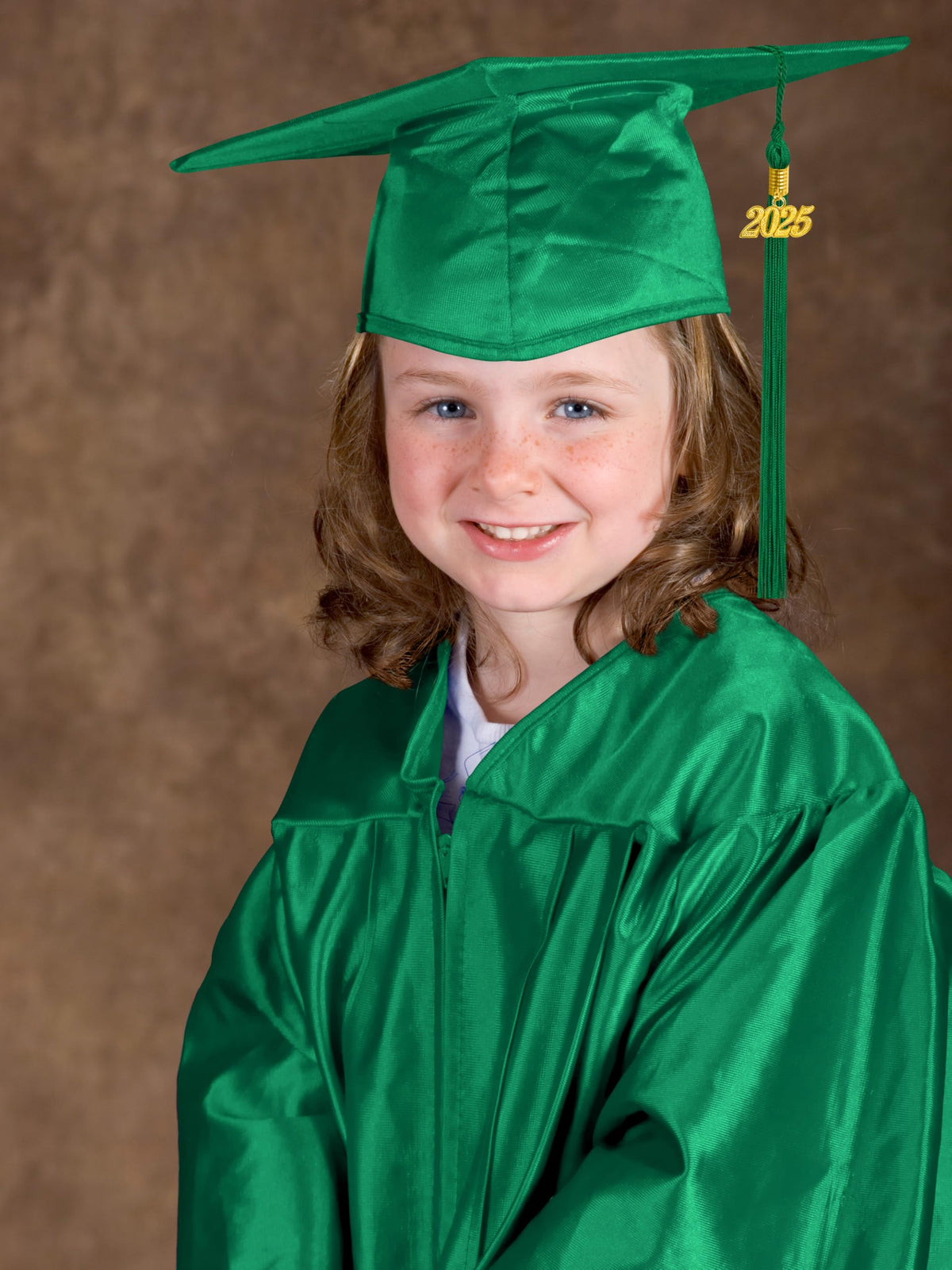 QZYL complete gown with pleated neck ruffles ready for ceremonies