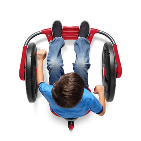 Radio Flyer Cyclone ergonomic seat supports comfy, long play sessions.