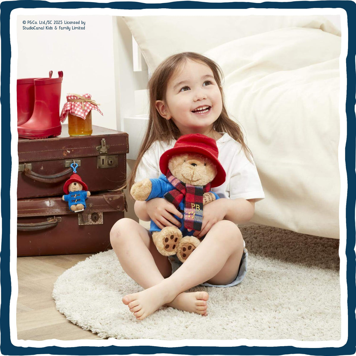 Rainbow Designs Paddington Bear size 14x21x23.5 cm for cuddles and display.