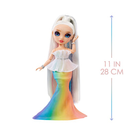 Rainbow High Amaya Raine sketch journal and pen for fashion storytelling