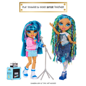 Rainbow High Skyler blue doll microphone stand for easy setup.