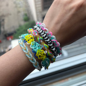 Rainbow Loom MEGA Combo Set C-clips secure finished designs during assembly