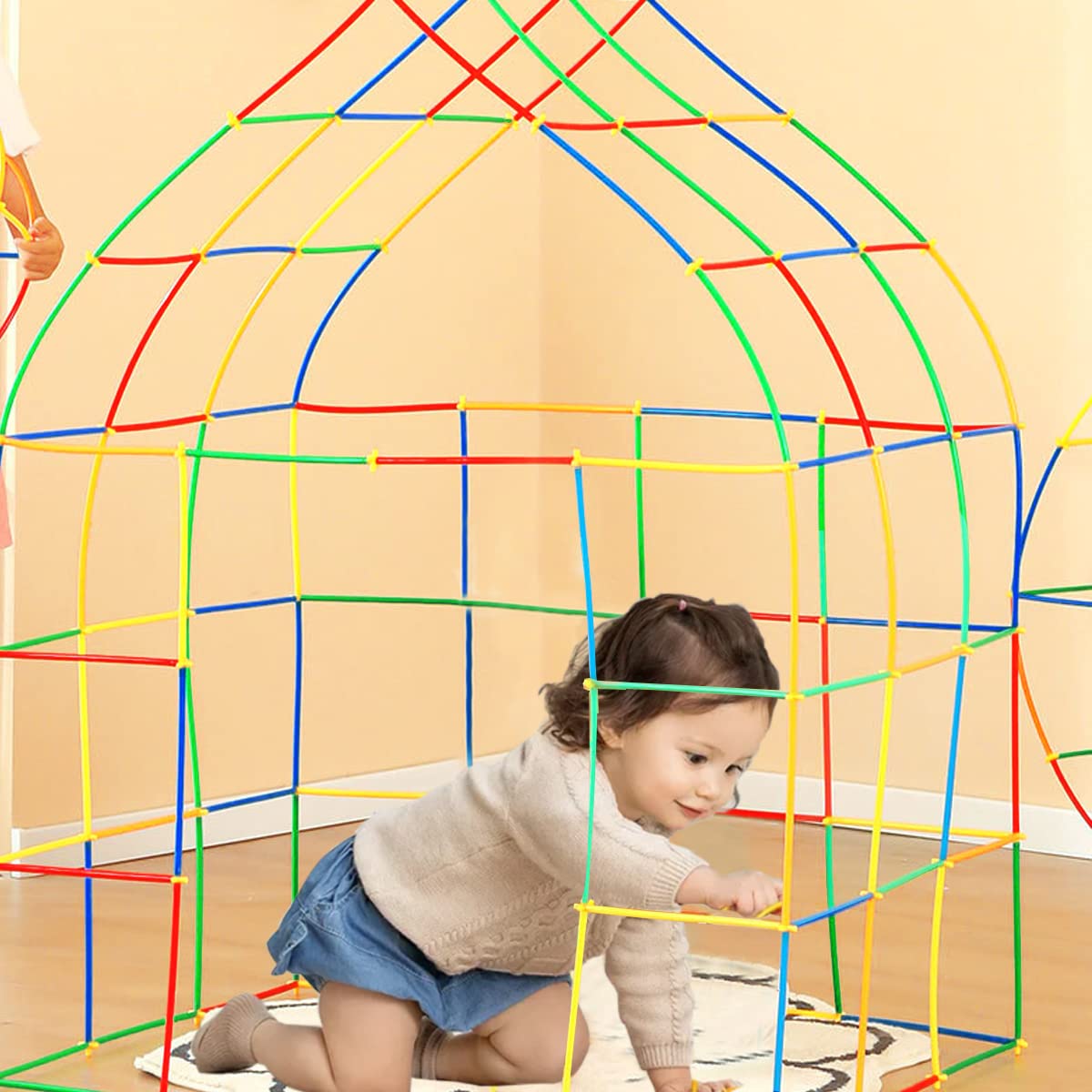 Rainbow Toyfrog classroom-friendly construction set supports teamwork and STEM exploration.