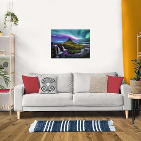 Ravensburger Aurora Over Kirkjufell features a thick board for durability and lasting display.