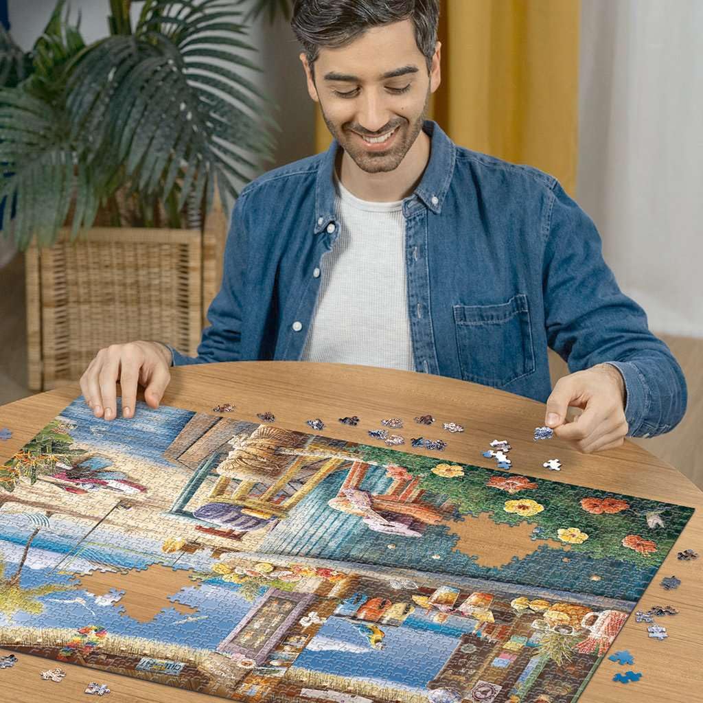 Ravensburger Beach Bar Breezes turquoise waters: vibrant shore detail for vivid, frameable art.