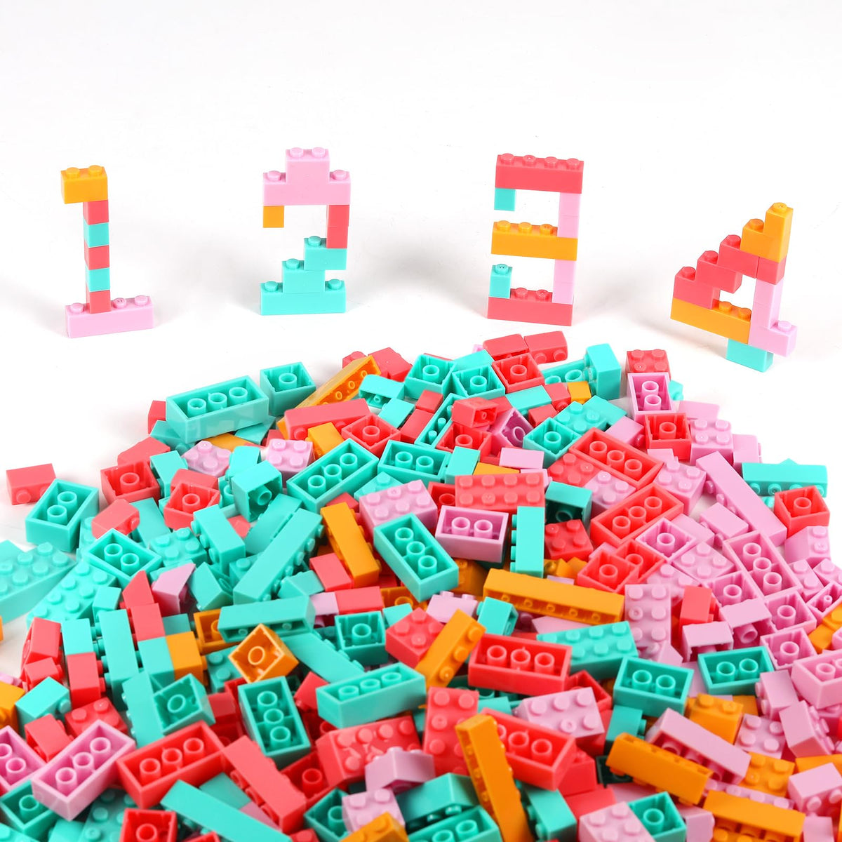 Reenwee Building Bricks 500 Pieces Set in a box promotes creative play and spatial skills.