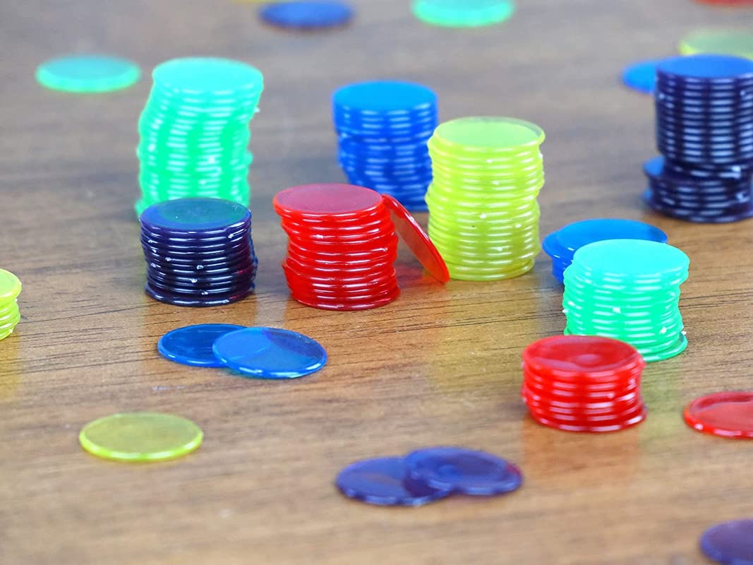 Regal Games easy-grip chips allow smooth handling.