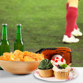 Remerry oilproof thick paper plates resist grease during meals.