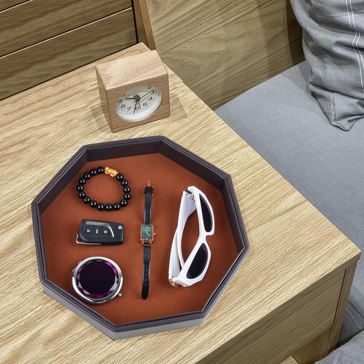 RERIVER easy-clean tray wipes clean after game nights.
