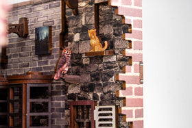 Gift-ready Revell kit for Harry Potter fans and crafters.