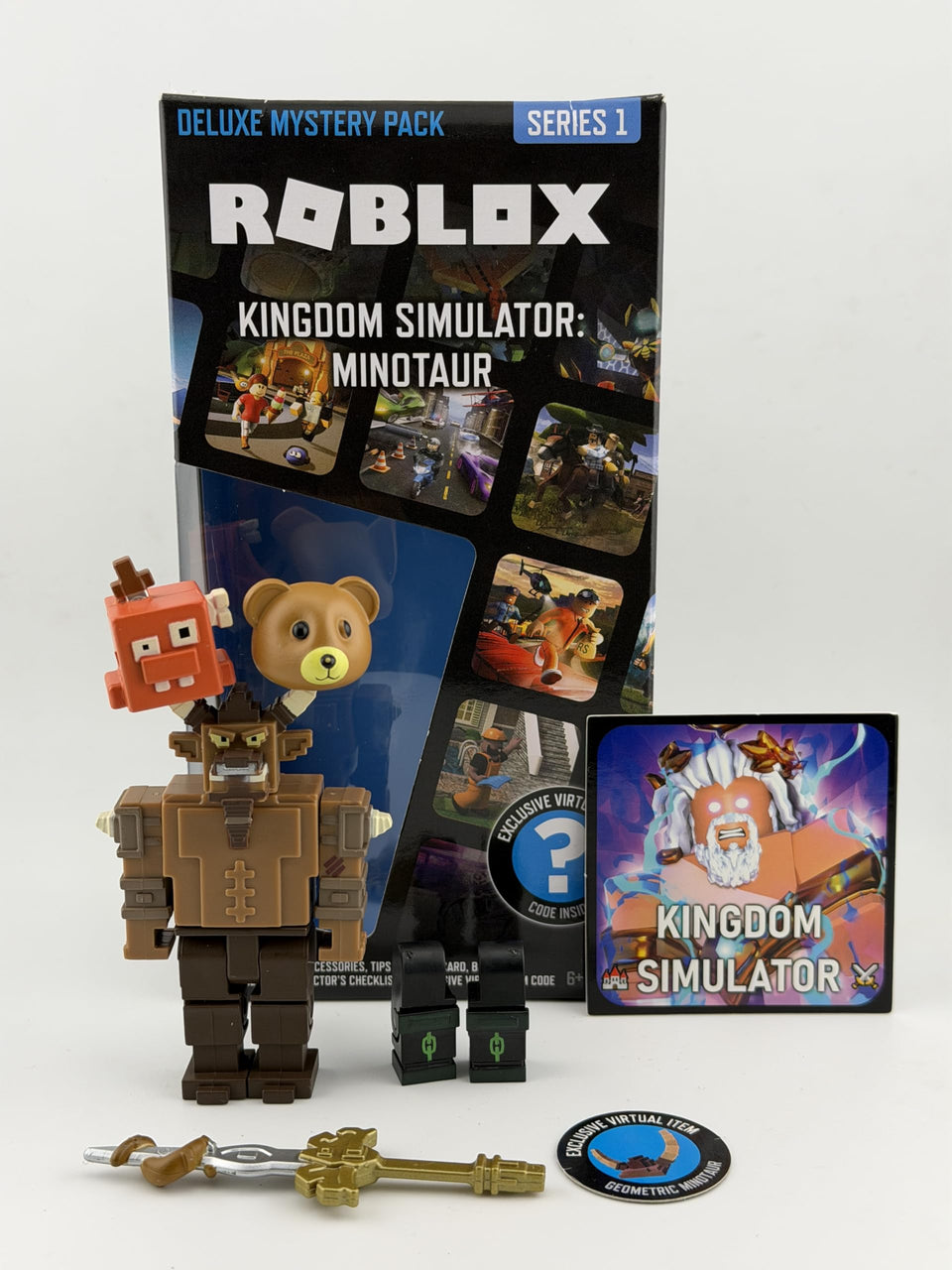 Roblox Deluxe Manitaur figure with detailed sculpt for imaginative play.