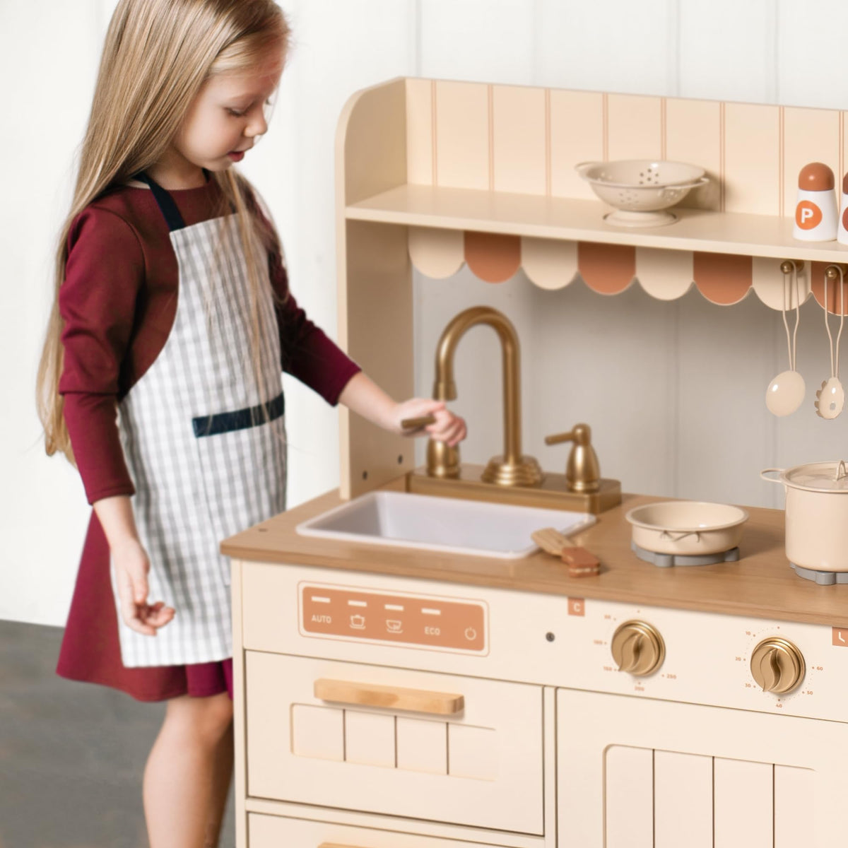 ROBOTIME fine motor play with knobs and doors to build dexterity