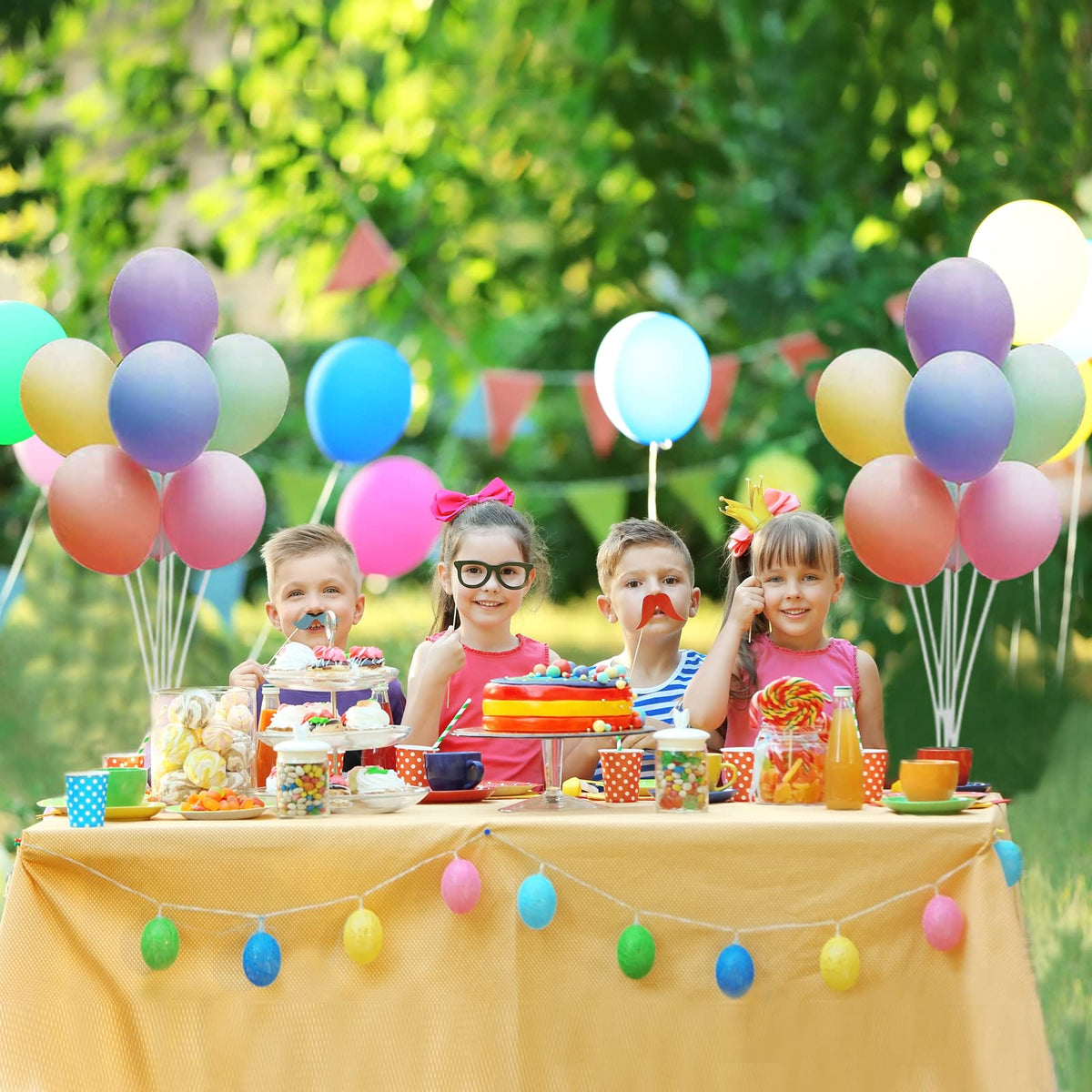 ROYUYE multi-color display elevates balloon arrangements for celebrations.