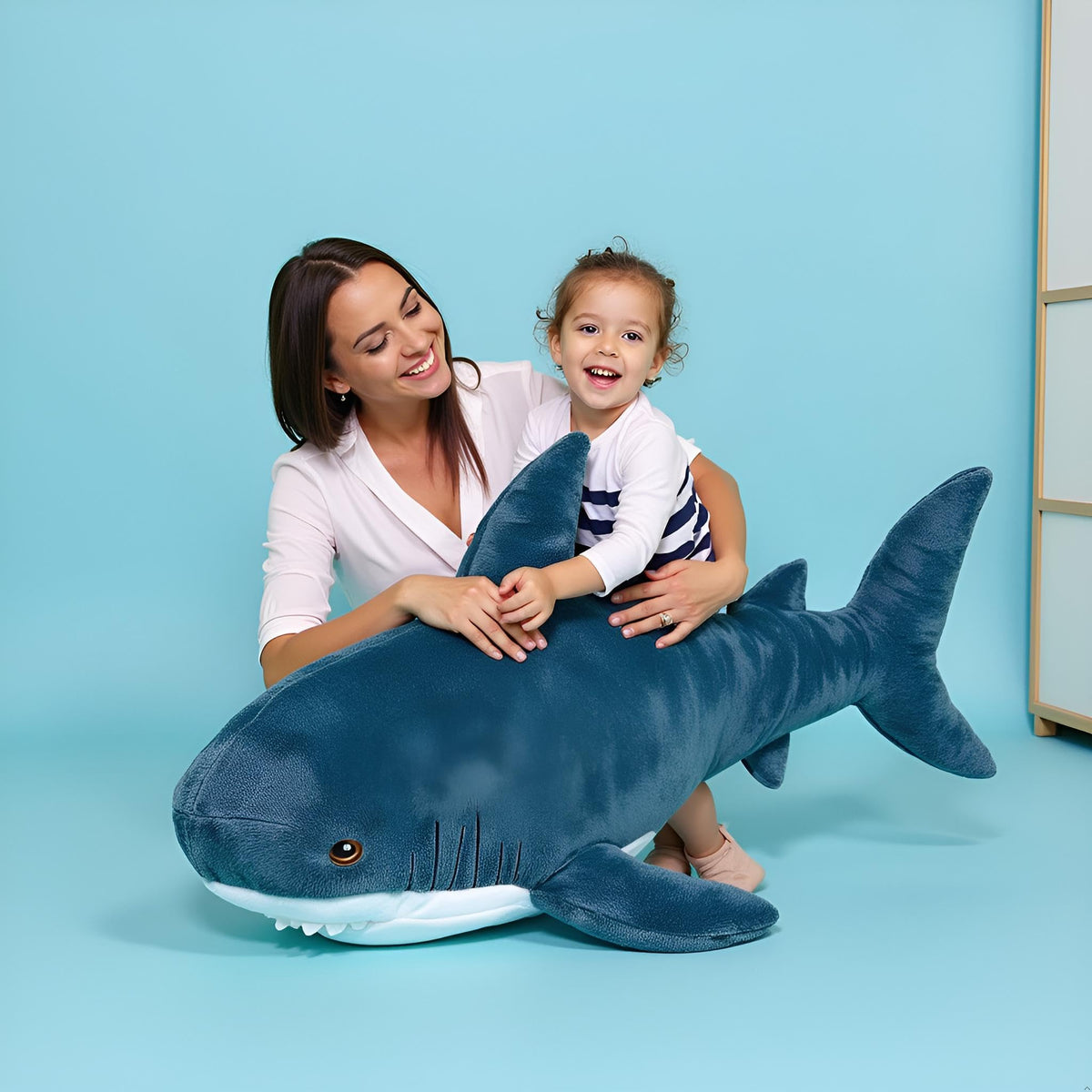 Ryttir shark shows dorsal fin detail enhancing lifelike charm for playrooms.