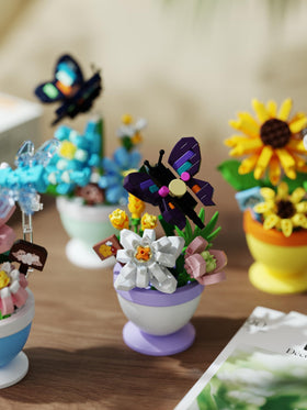 Sacblirr mini flower bonsai as a desk decor piece for a peaceful workspace
