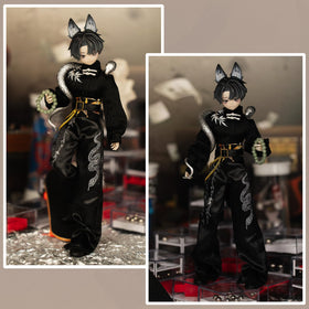 SacPero storage bag shown, keeps the figure safe during display and transport.