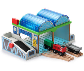 SainSmart Jr play ready station fits in small rooms for versatile setups.
