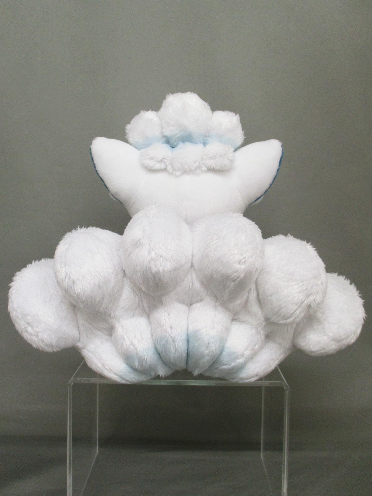 Sanei Alolan Vulpix plush, compact 7 cm height, portable for travel or gifts.