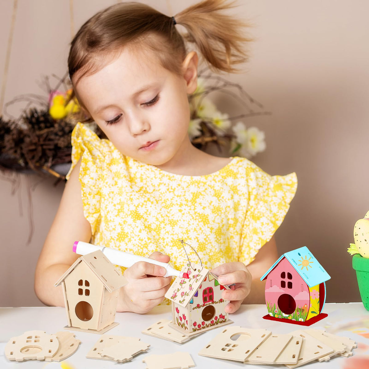 Sawysine spring craft activity boosts kids' creativity and hands-on learning.