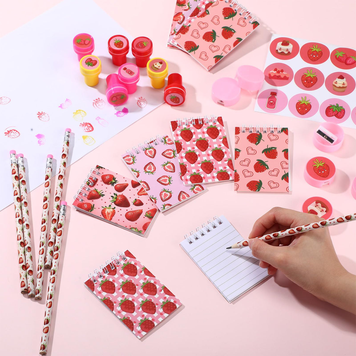 Sayglossy strawberry party favors kraft cards enhance gift presentation