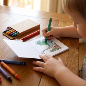 Saypacck eight-color crayon set provides bright coloring options