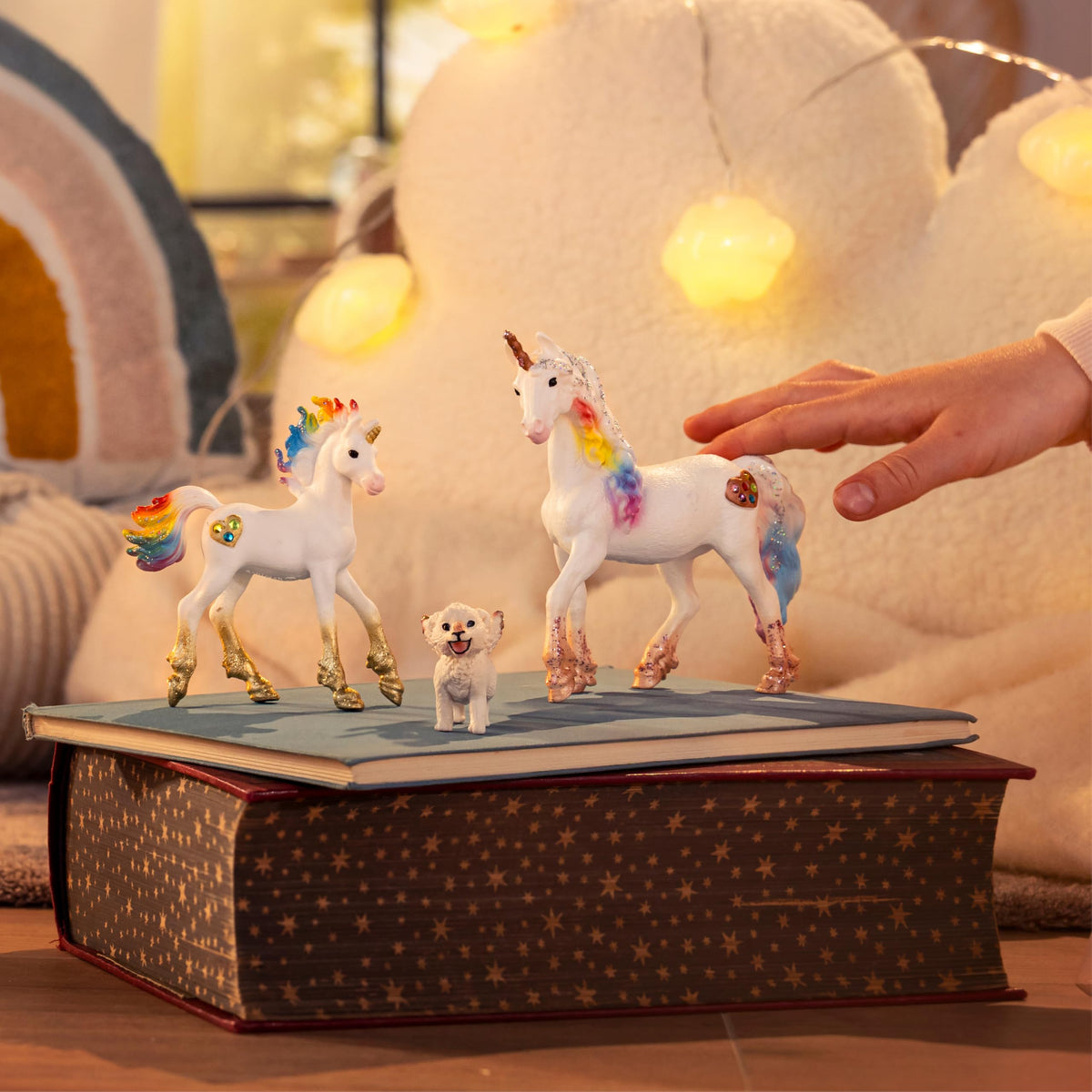 Schleich Bayala flying lion figure encourages dynamic action and adventure in open-ended play.