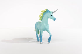 Marshmallow Unicorn Stallion in a BAYALA play scene with friends