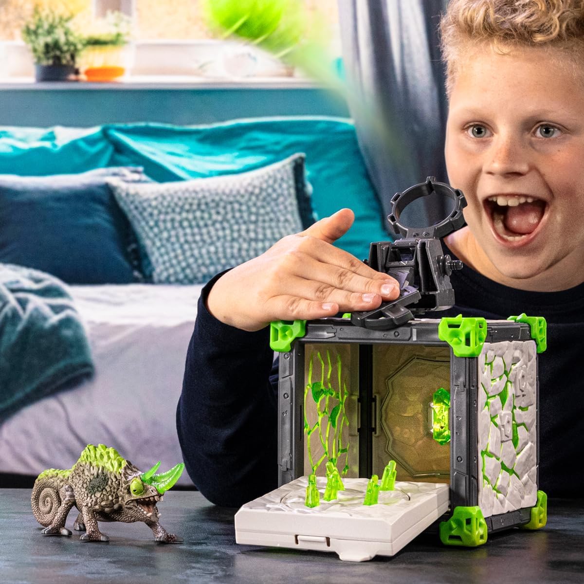 Schleich Eldrador catapult offers dynamic boulder launches for action-packed play