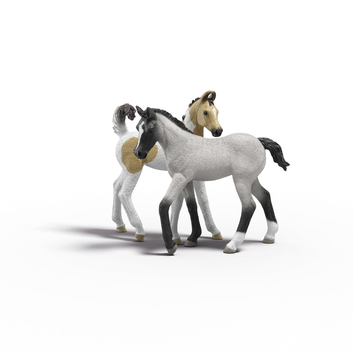 Schleich first aid kit image with essential vet tools.