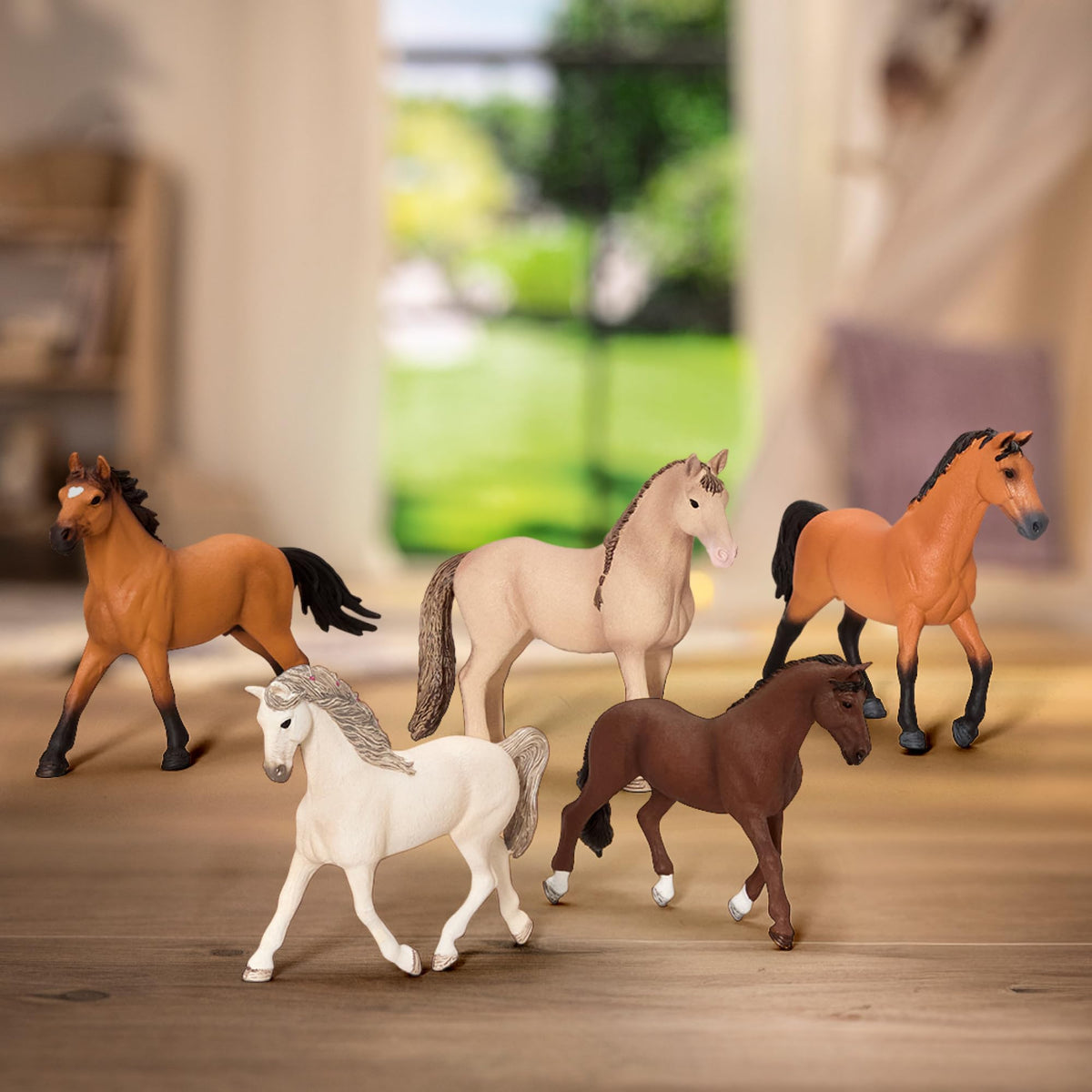 Schleich Horse Club Mustang stallion figurine for adventurous trail scenarios.