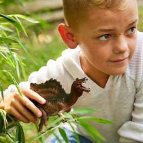 Schleich Spinosaurus detailed sculpting inspires imaginative storytelling.