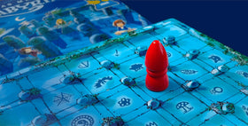 Schmidt Magic Labyrinth focuses on collecting missing objects to complete the challenge.