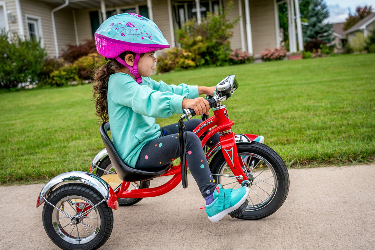 Schwinn Roadster low center of gravity aids balance and confidence.