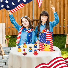 SCIONE mini ducks bath toys, two inches, easy for little hands.