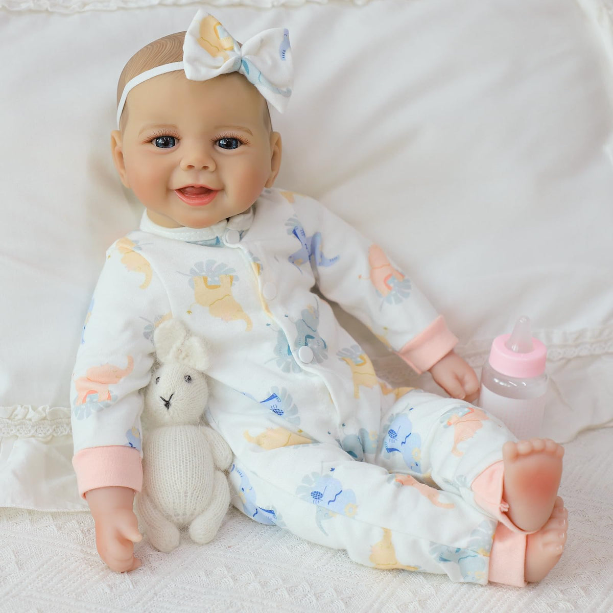 SCOM doll girl with realistic eyelashes for a lifelike appearance.