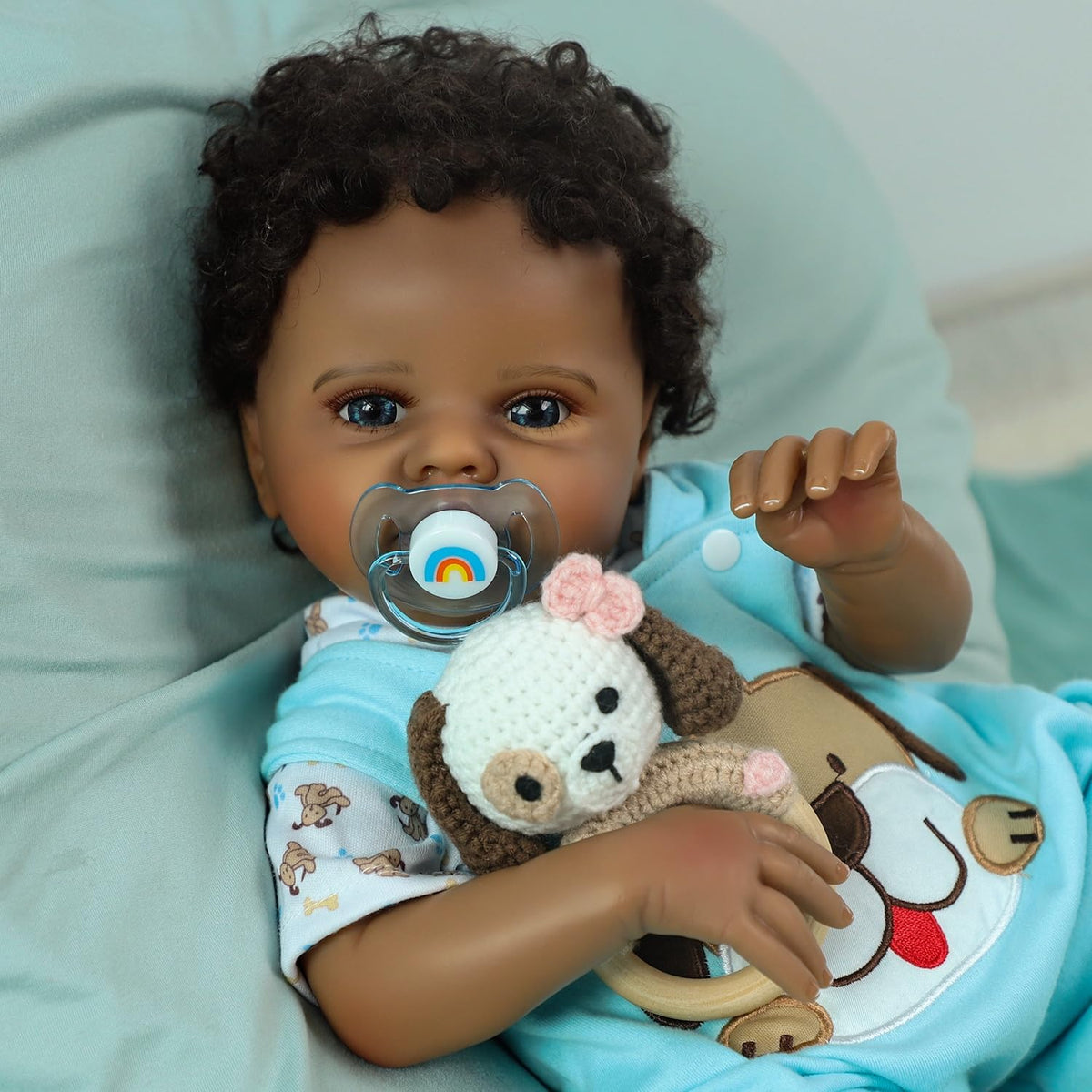 SCOM Quinbee hair and eyelashes highlight realistic features for pretend care.