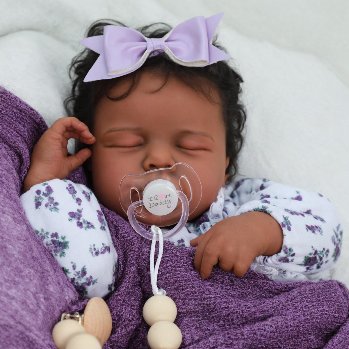 SCOM Reborn doll black girl 20-inch eyes convey expression and companionship during pretend play.