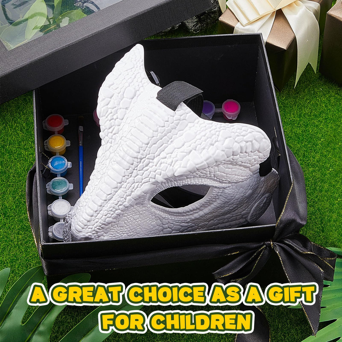 Seenelling Dino Mask Realistic Texture delivers an authentic prehistoric look.