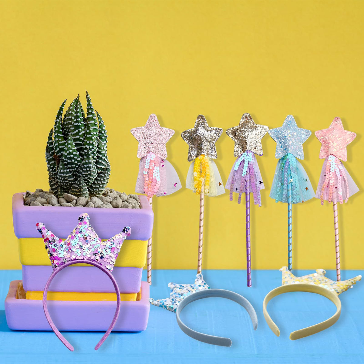 SENONAPO Wands and crowns ready for Christmas and birthday celebrations