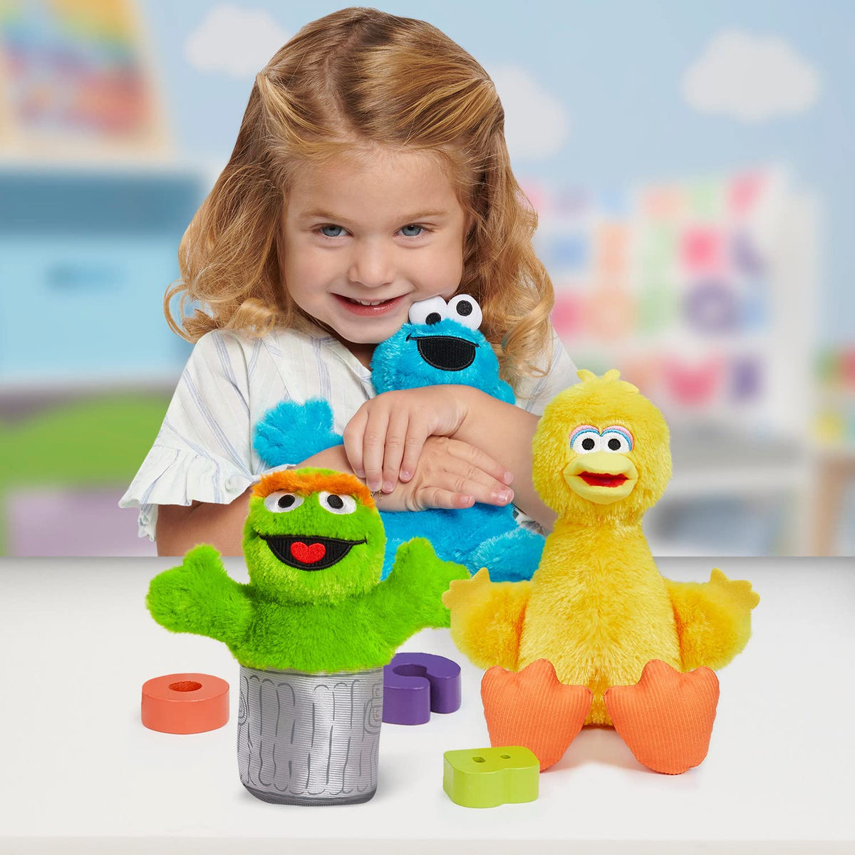 Sesame Street Friends Big Bird 8-inch plush ideal for imaginative play.