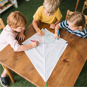 SGftre Ten-pack kites for group play at parties and events.
