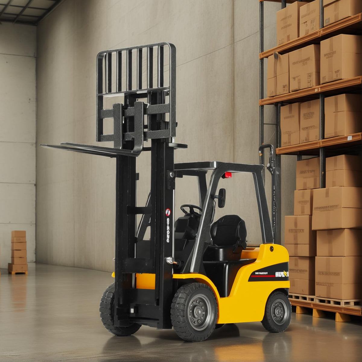 SHINESIGNAL Liftable Forklift Toy compact desk decor and gift potential.