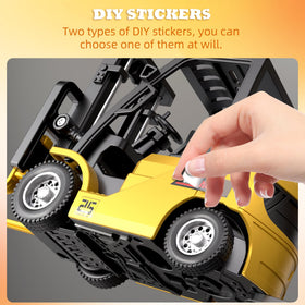 SHINESIGNAL RC Mini forklift rolls smoothly on rubber tracks for desk setups