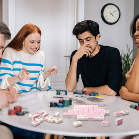 Shinylin Pink 50-tile set enables relaxed game nights