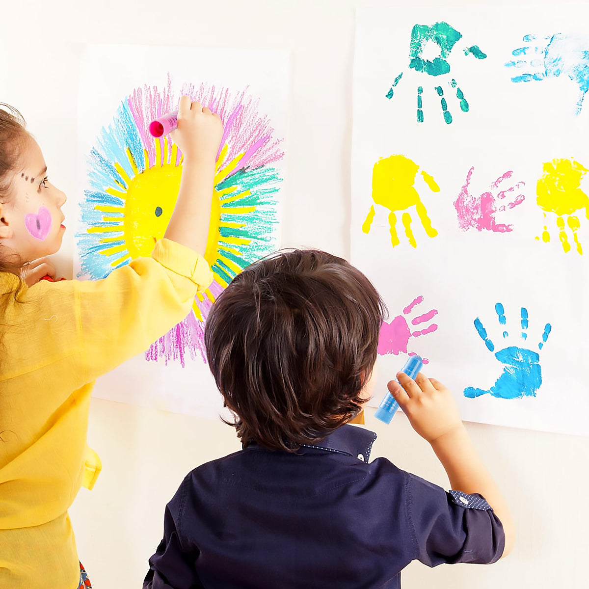 Shuttle Art tempera paint sticks come in a portable ready-to-use set