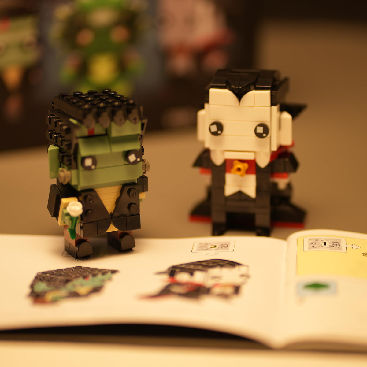Halloween decoration scene built from 535 pieces with detailed monster character.