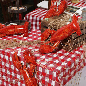 Silipull lobster balloon detail with vibrant finish for eye-catching decor.